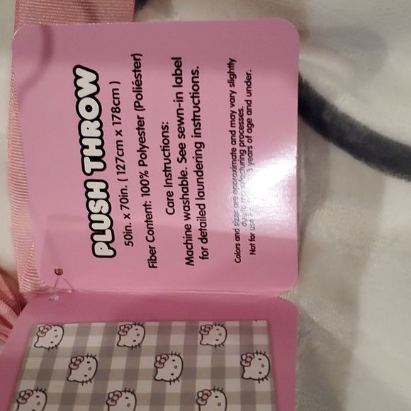 Hello Kitty Blanket-NWT - Picture 3 of 4